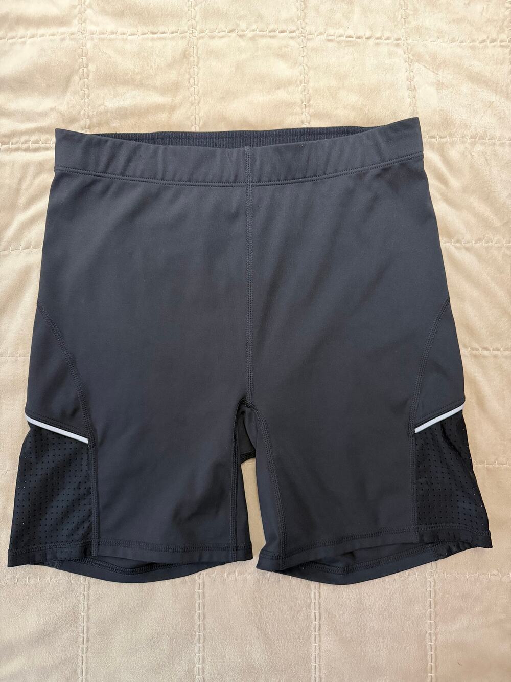 Fabletics Women’s Black Compression Shorts Mesh Reflective Running Athletic
